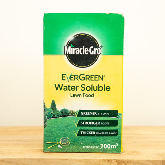 Miracle-Gro Evergreen Water Soluble Lawn Food | Fertilizers