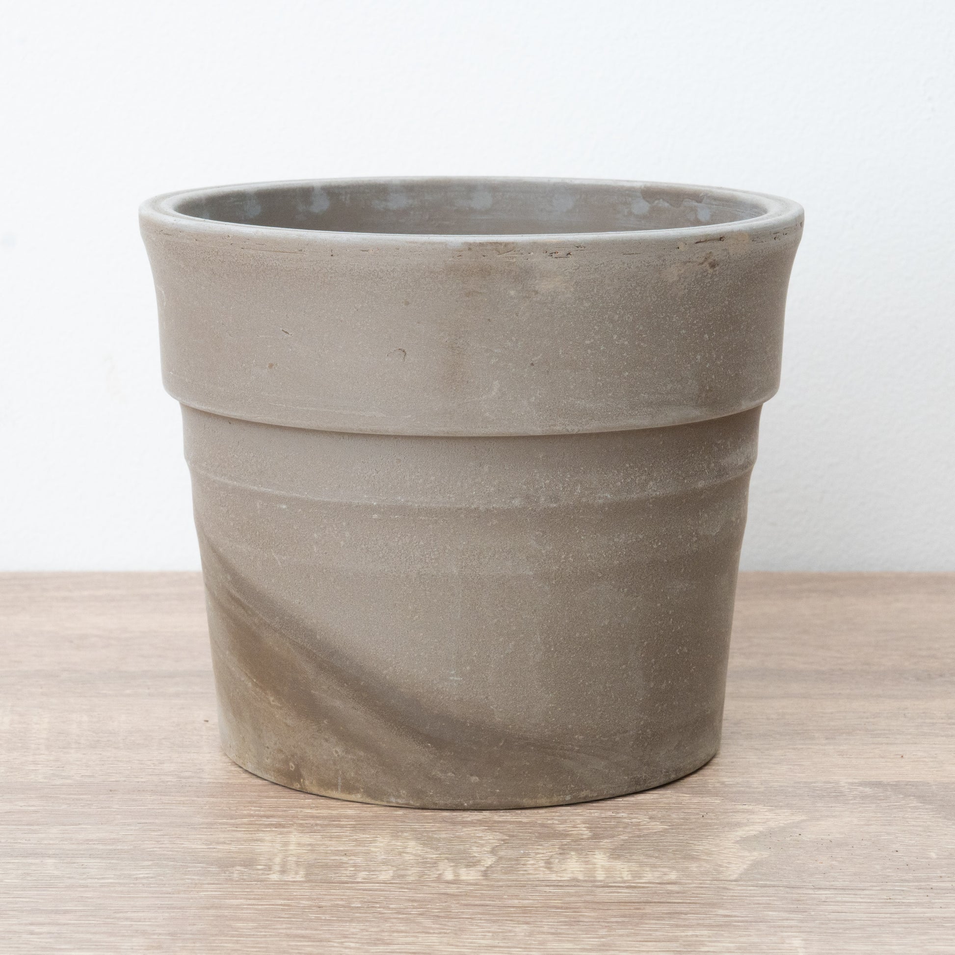 Hank Rustic Pot