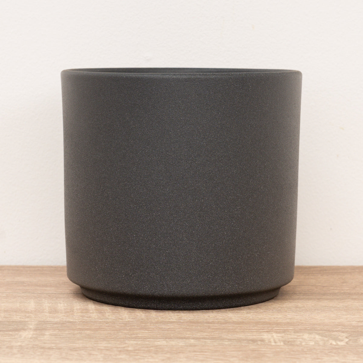 Leon Pot | Granite